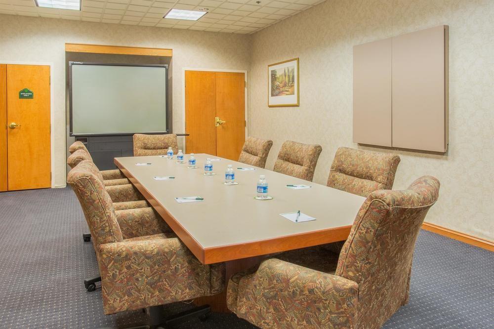 Holiday Inn Fredericksburg - Conference Center By Ihg Exteriör bild